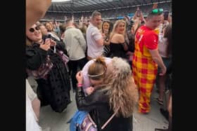 Couple get engaged at Taylor Swift show