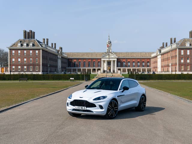 Aston Martin DBX 707