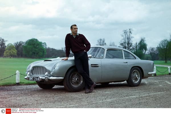 Sean Connery Goldfinger - 1964 Director: Guy Hamilton Danjaq/EON/UA BRITAIN Scene Still James Bond Action/Adventure. Photo by Photo by Danjaq/Eon/Ua/Kobal/Shutterstock