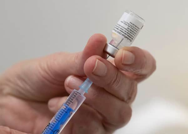 The risk of thrombocytopenia is almost nine times higher in someone infected with coronavirus compared to one vaccine dose (Photo: Getty Images)
