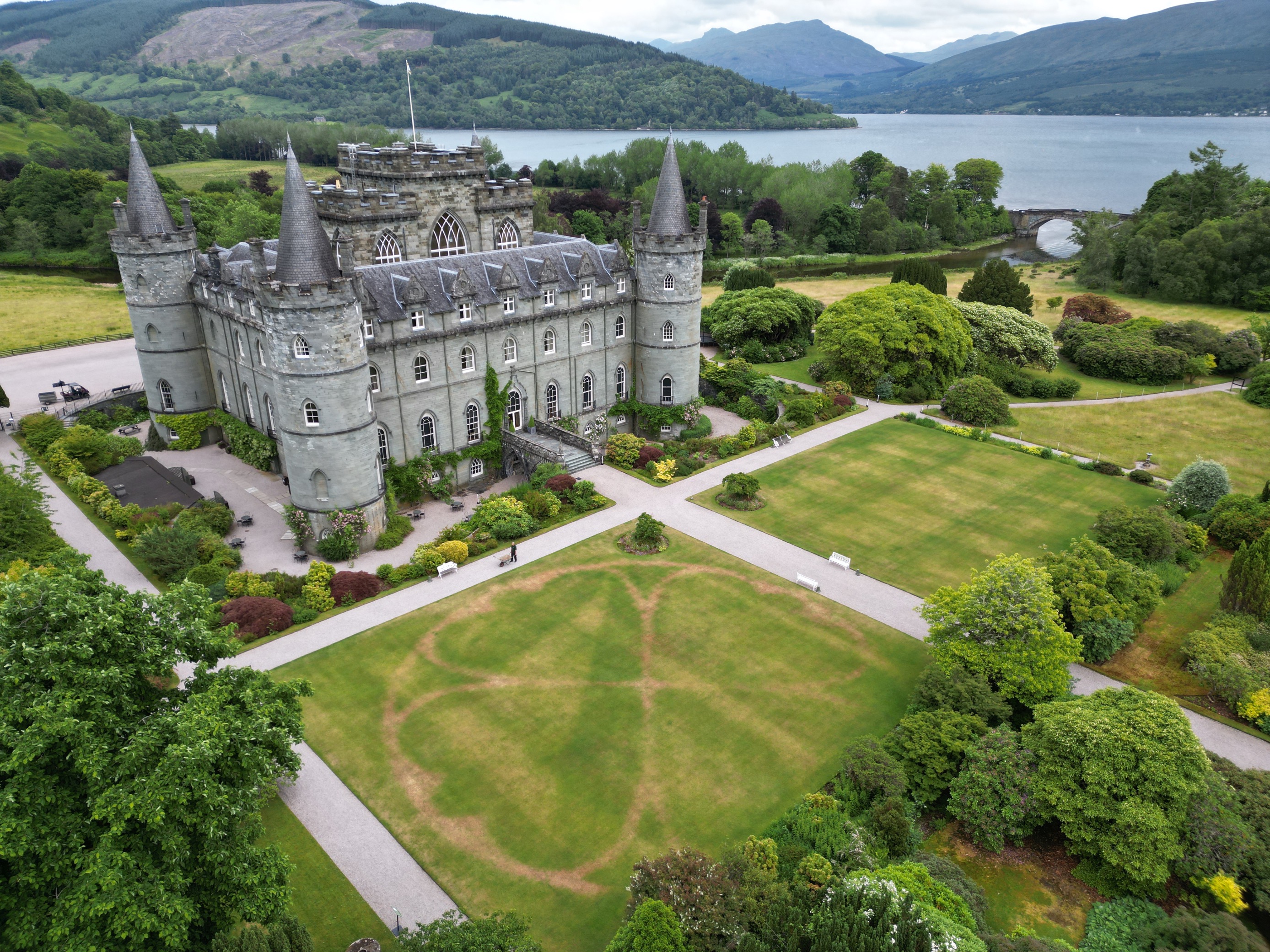 ‘Ghost garden’ emerges at historic UK castle