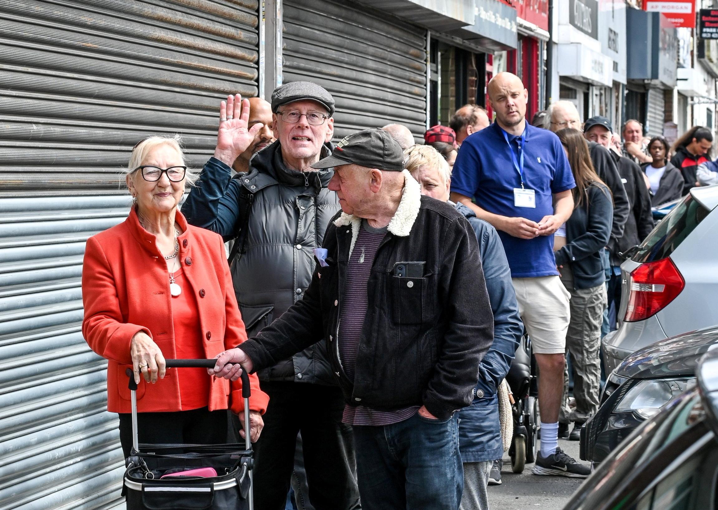 Watch: National Fish and Chip Day sees queues for 1p fish and chips - Vimarsana News