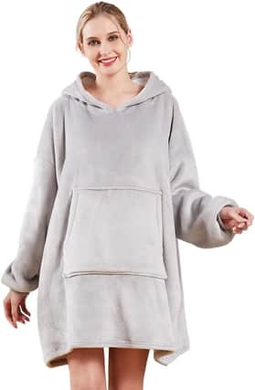 £7.99 gets you TWO of these lovely fleece hoodie blankets