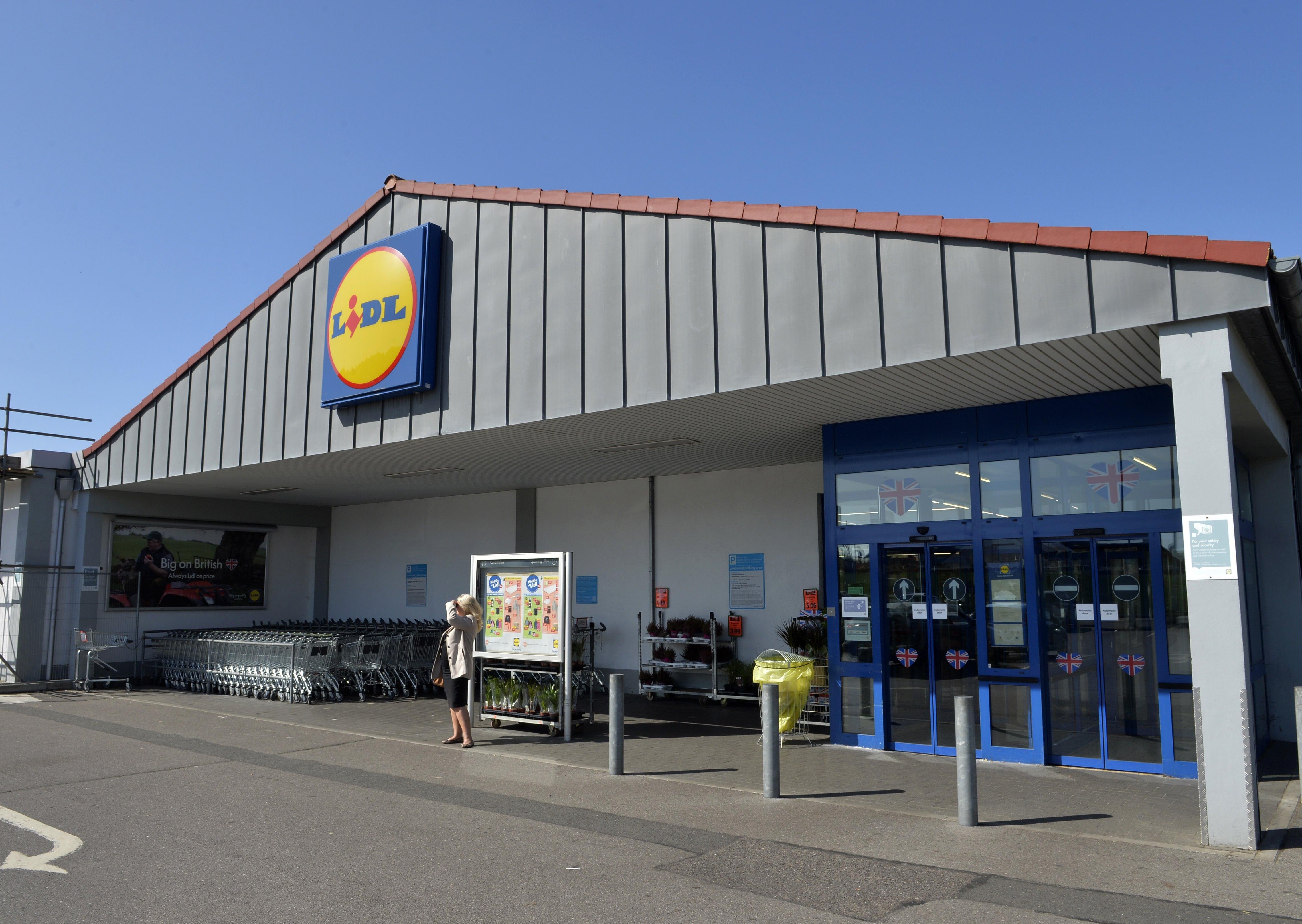 lidl-supermarket-gambaran