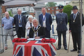 The signing of the covenant. Photo: Shefford Town Council.