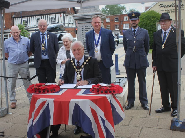 The signing of the covenant. Photo: Shefford Town Council.