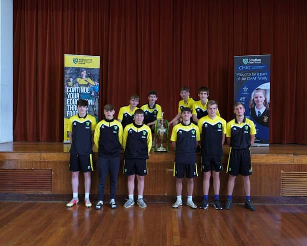 Students with the EFL Championship Trophy