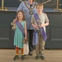 Mayor Joanna Hewitt with the Stars, Kimberly and Zac