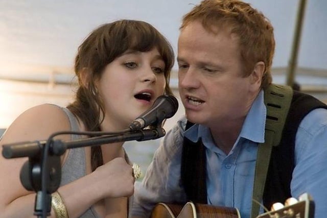 Anja Rodford and Gary Sear as Joan Baez and Bob Dylan