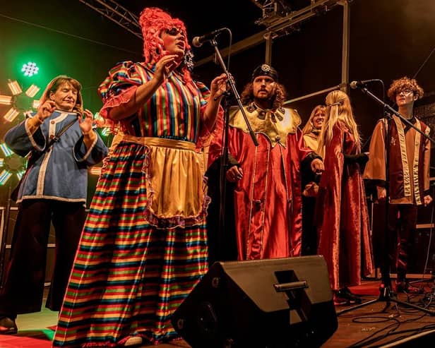Panto treat at the Biggleswade Christmas lights switch on - Photo Paul Langshaw