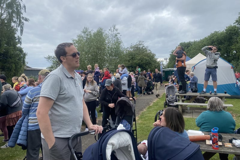 Families lined the banks of the River Ivel, ready to watch the race. Image: National World.