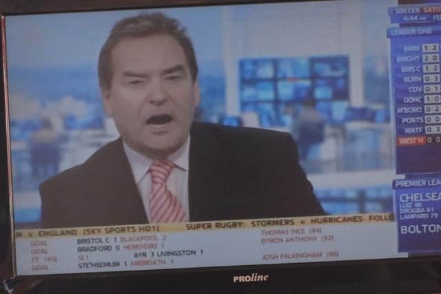 Join Jeff Stelling for a quiz and Q&A.