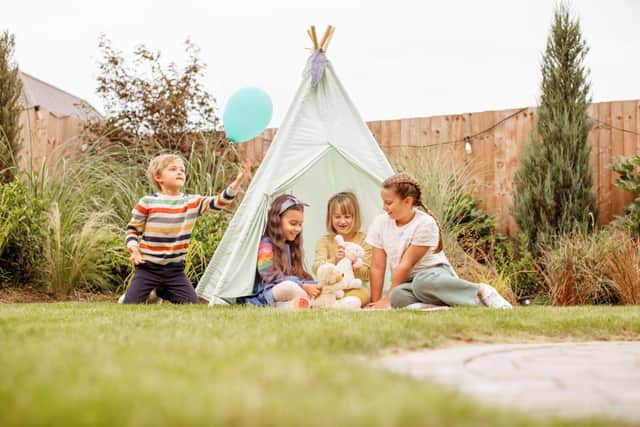 Redrow South Midlands is encouraging local children to 'please play here'