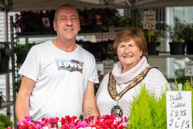 Enjoying the markets in the sun