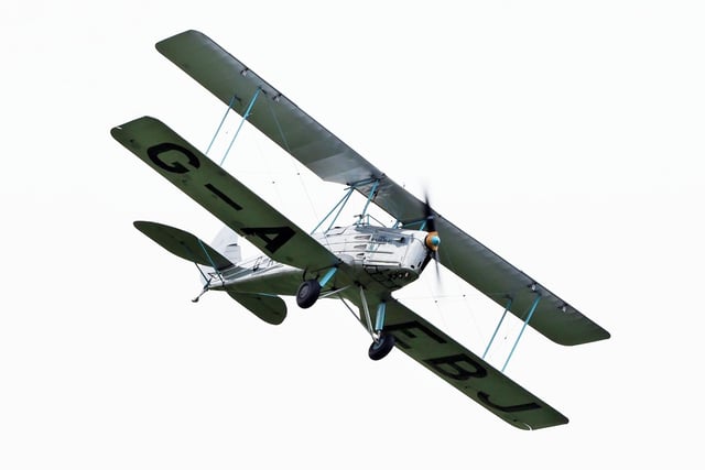 1932 Blackburn B2 in flight