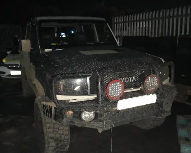 Watch as disqualified driver speeds away from police in Toyota 4x4