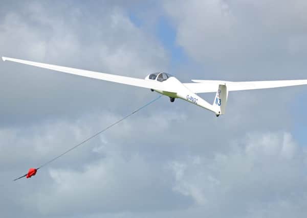 A K21 glider takes off.