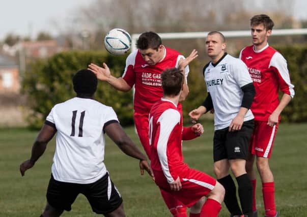 Caldecote v Elstow. PNL-160604-100144002