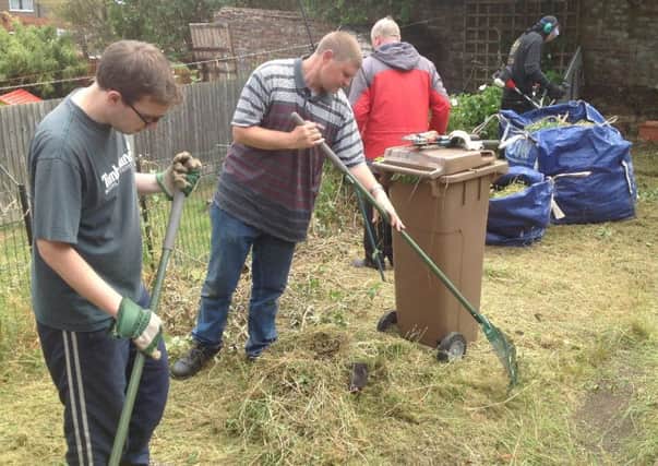Bedfordshire's Green Aiders at work PNL-160305-121903001