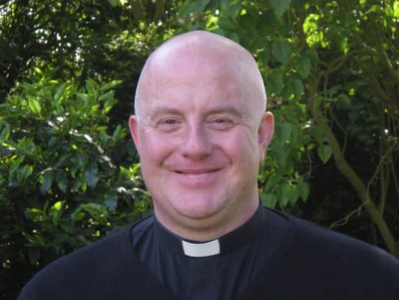 Dr Rob Marshall