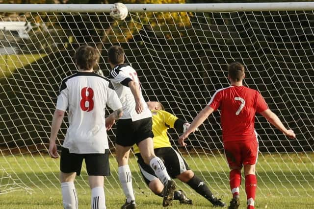 Sandy v Totternhoe Reserves. Picture: David Kay. PNL-171115-102317002